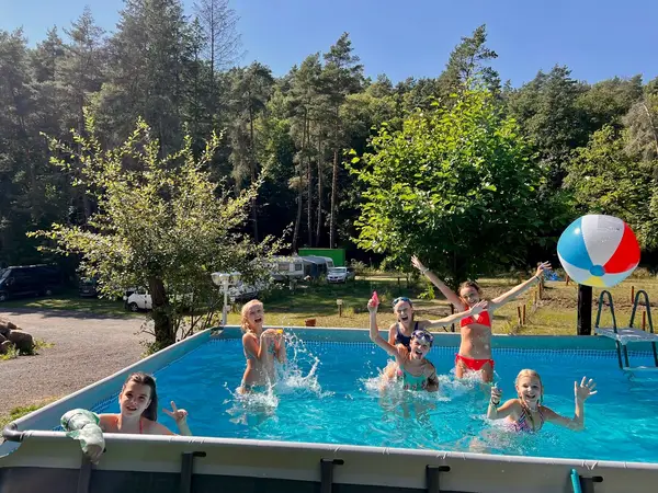 Bazén v kempu U Hrocha